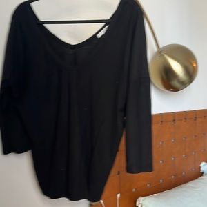Sz 2 James Perse Black 3/4 sleeve off the shoulder v-neck